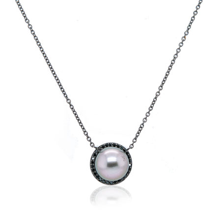 Lady's Pearl and Diamonds Necklace