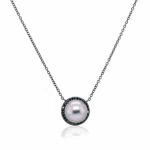 Lady's Pearl and Diamonds Necklace